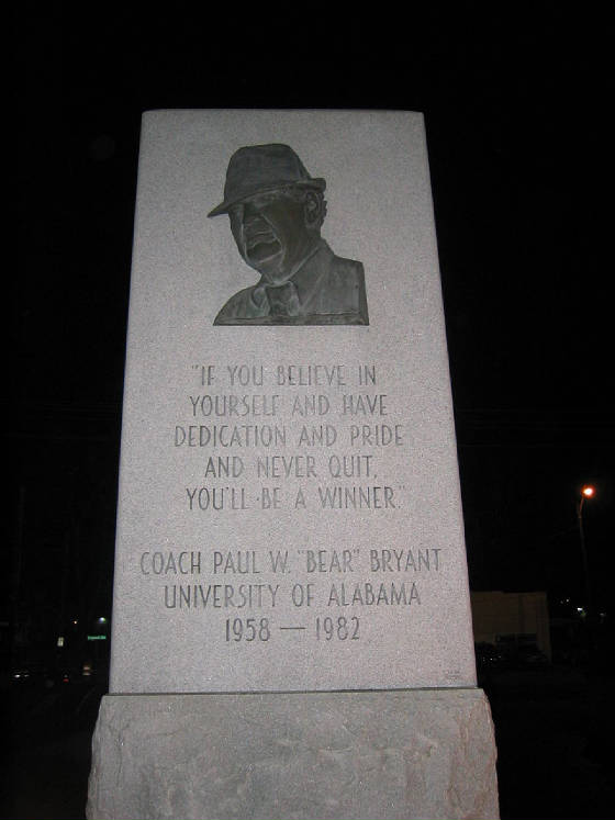 800px-PaulBearBryantMemorial.jpg